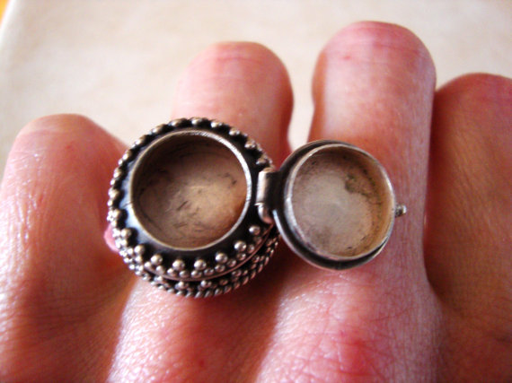 rings with hidden compartments